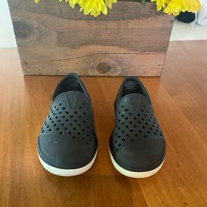 Toms water shoe - size 6 girls